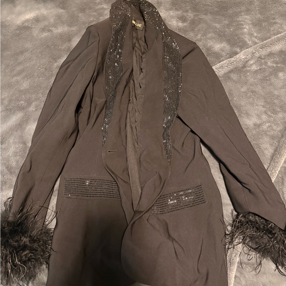 Elegant Black Women's Blazer with Feather Trim